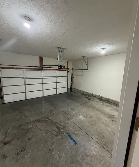 204 Christa Ln — Photo 14