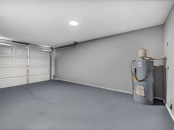 fayetteville-arkansas-448578802 picture