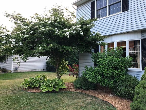 2nd image of 617 Minuteman Ln