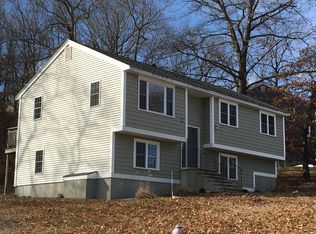 41 Blueberry Hill Rd, Woburn, MA 01801