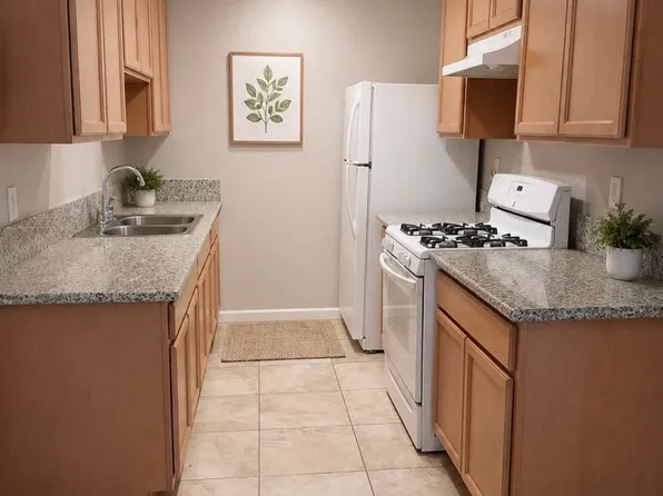 2004 S Cirby Way APT 3, Roseville, CA 95661