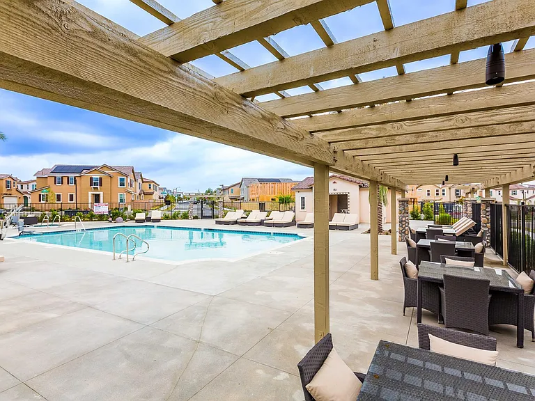 1644 Coral Bells Pl — Photo 23