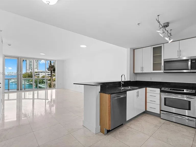 7918 Harbor Island Dr #311 — Photo 21