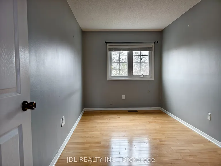 35 Kenborough Ct — Photo 9