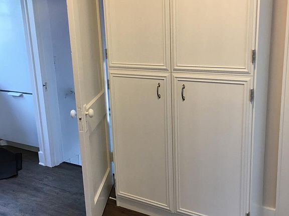 2nd image of 3020 W Glen Ave