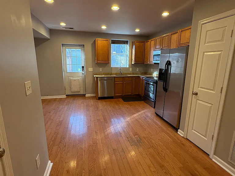 756 18th St NE — Photo 24