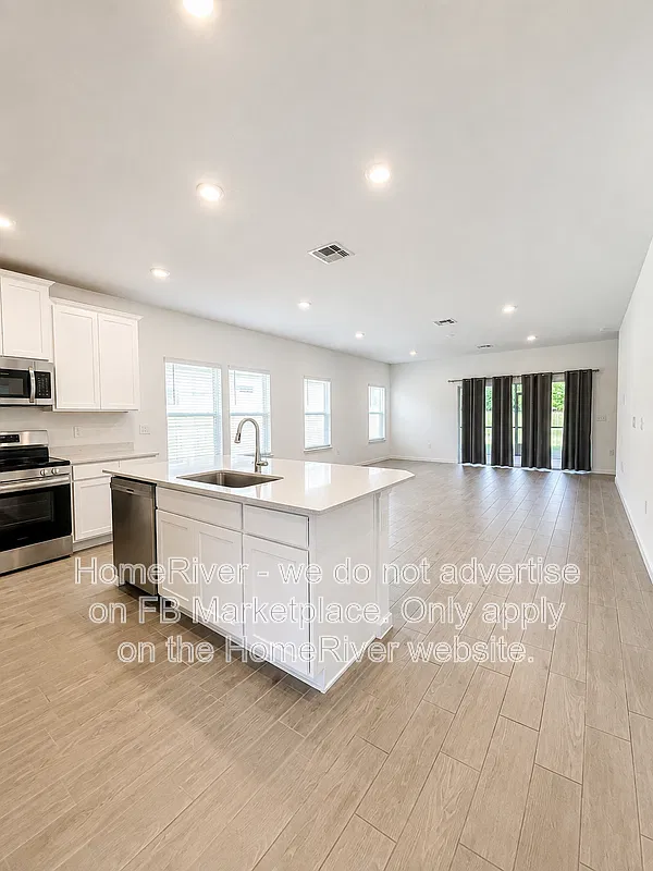 3 bed, 2.0 bath, 1712 sqft, $1,975 — Photo 3