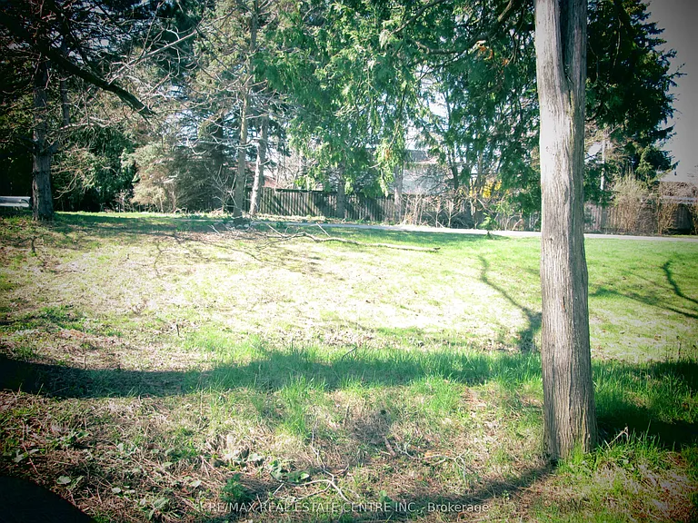 648 Francis Rd — Photo 36