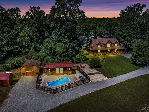 275 Scenic Dr, Montross, VA 22520