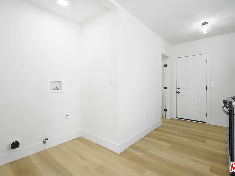 4555 Acacia Ave — Photo 12
