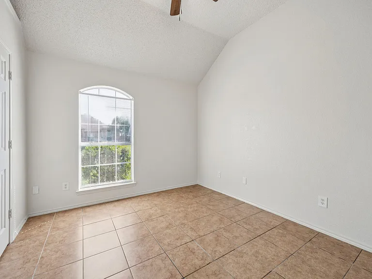 1602 Develon Dr — Photo 10