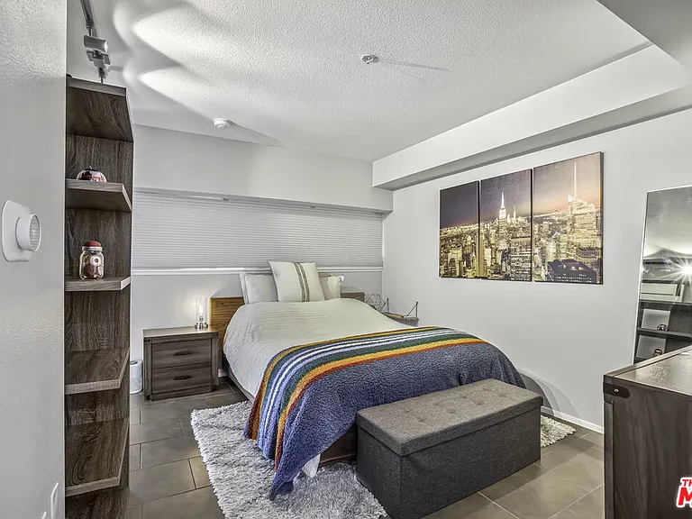 7320 Hawthorn Ave #315 — Photo 5