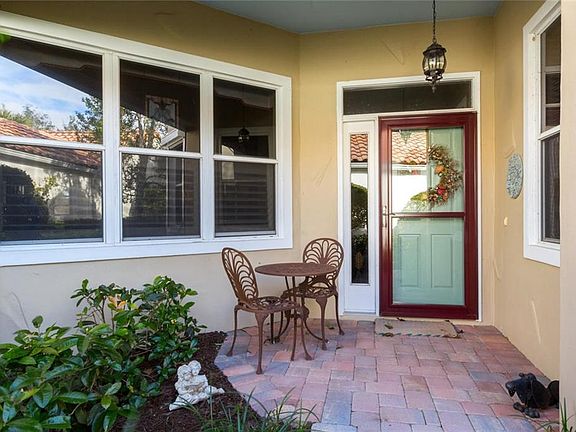 4th image of 1749 Victoria Cir
