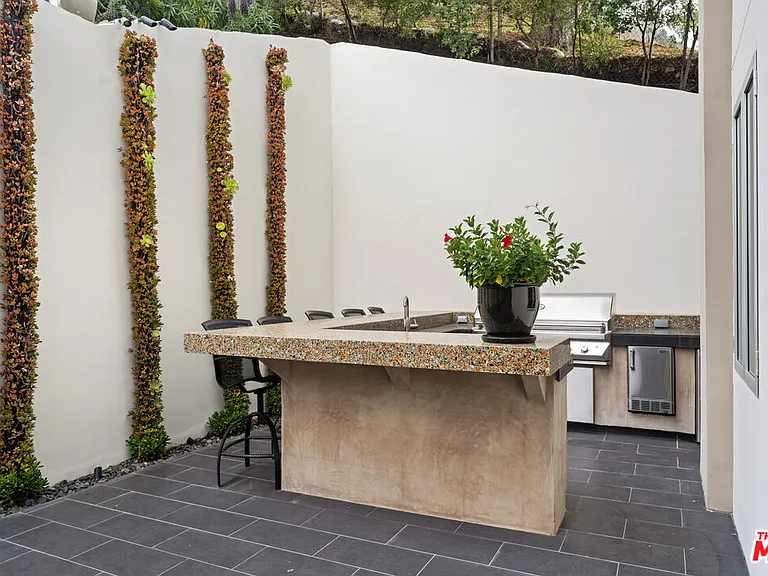 2207 Bowmont Dr — Photo 38
