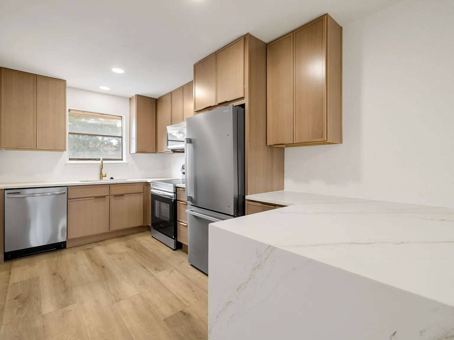 Carolina Apartments — Photo 3