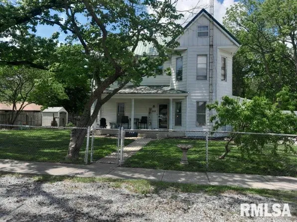 209 N Walnut St, Pinckneyville, IL 62274