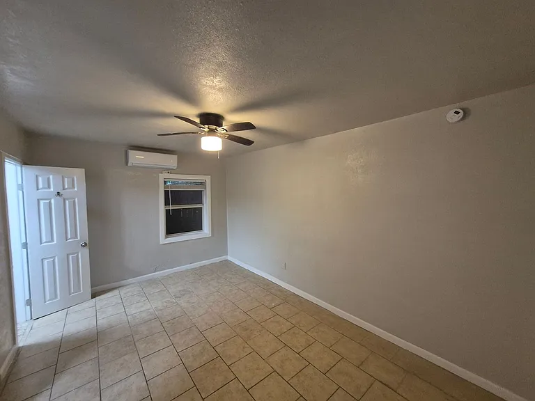 115 Caldwell St #4 — Photo 5