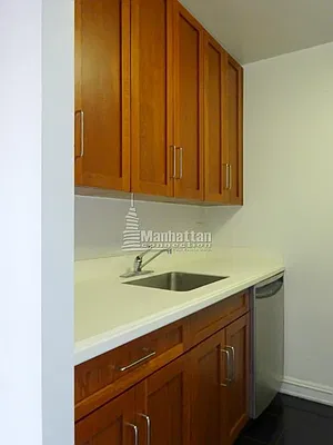 Rented by Manhattan Connection | media 13
