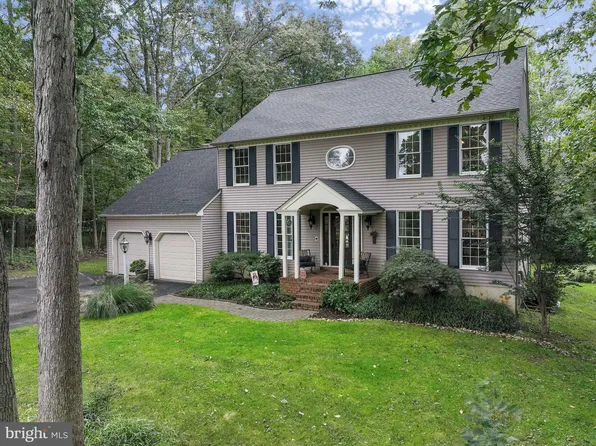 8395 Quailwood Ln, Pasadena, MD 21122