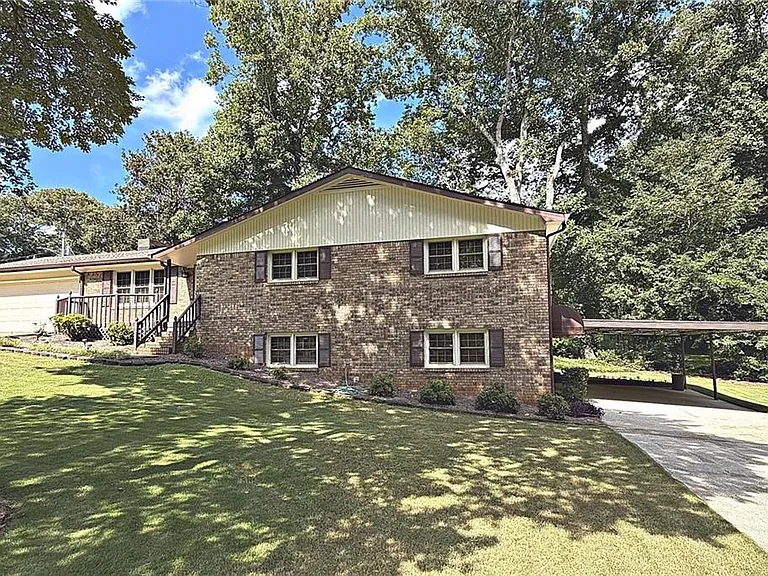 5198 Two Branches Ct SW — Photo 3