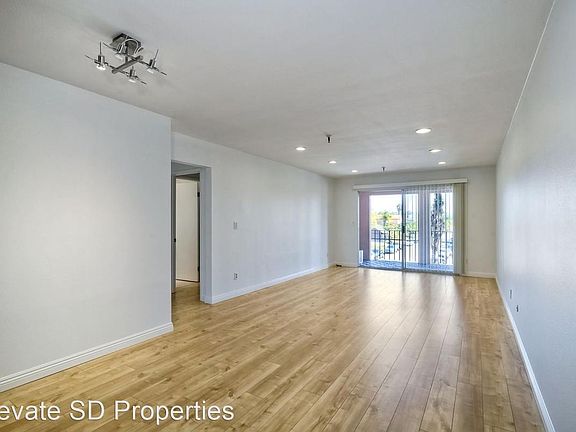 5th image of 4730 Noyes St APT 312