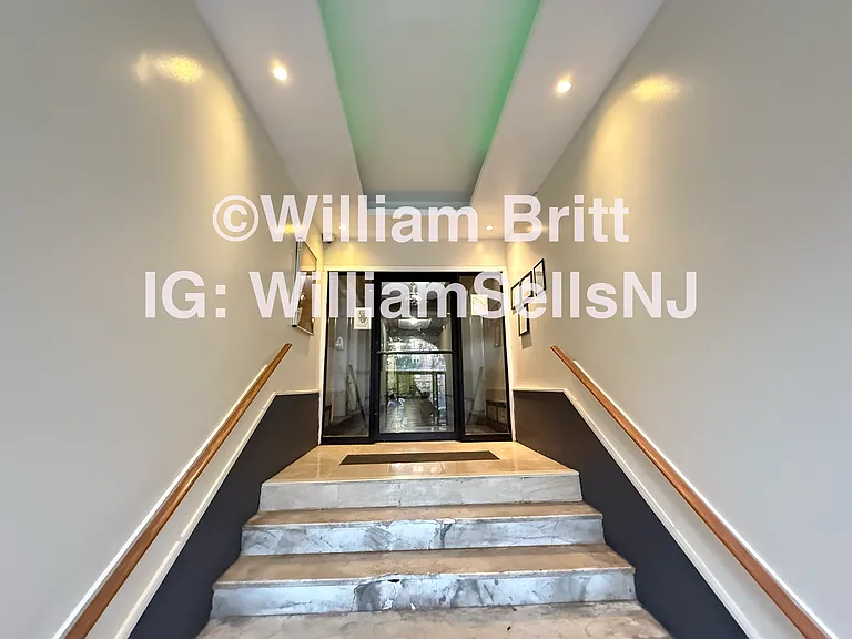 115-117 Fairview Ave #39 — Photo 13