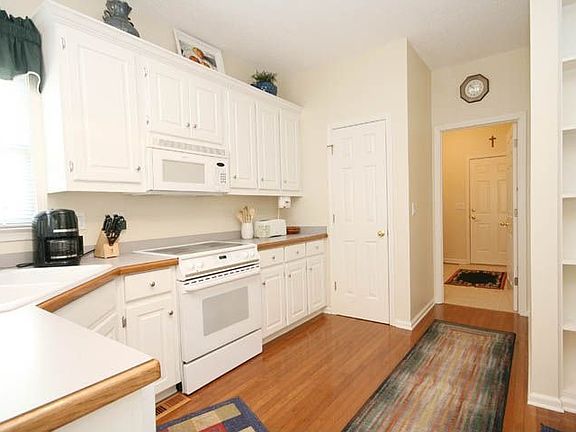 Kitchen just a few steps from the garage