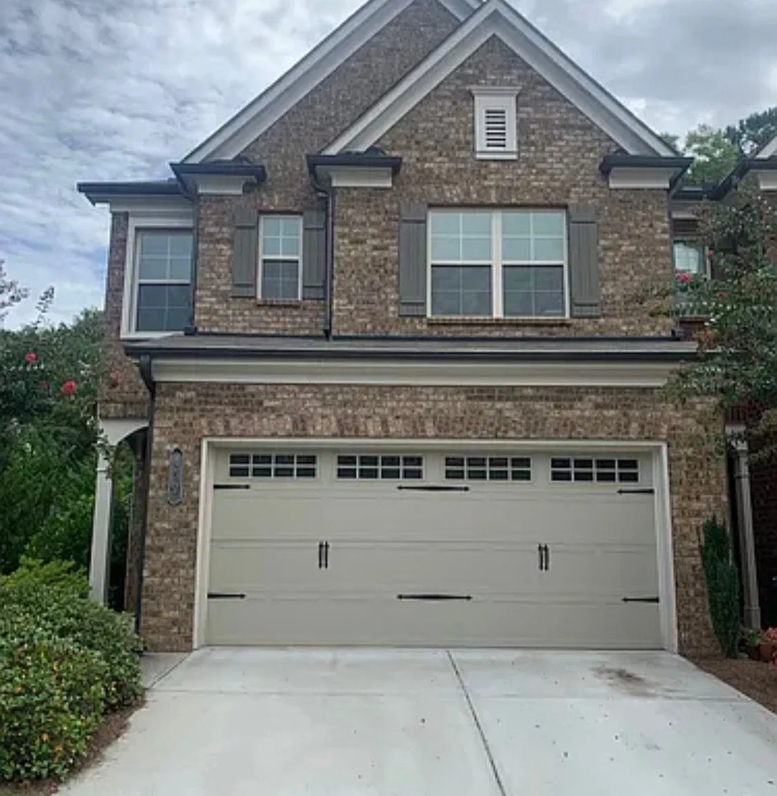 3 bed, 2.5 bath, 1818 sqft, $2,200 — Photo 1