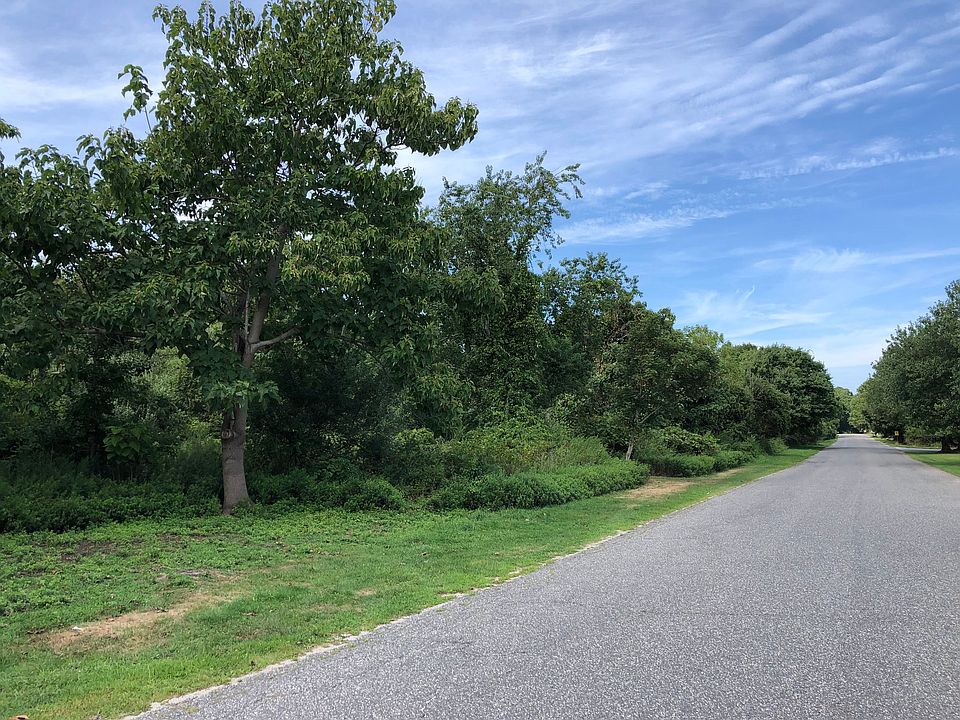 2nd image of 2425 Laurel Ave Lot 5