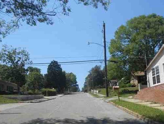 2nd image of 1105 Forrest St