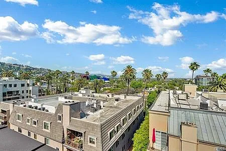 2 bed, 2020 sqft, $10,900 — Photo 4