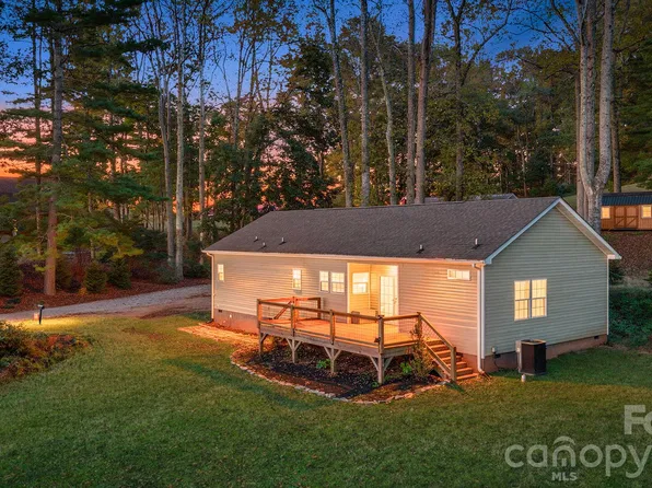17 Berry Hill Rd, Asheville, NC 28806