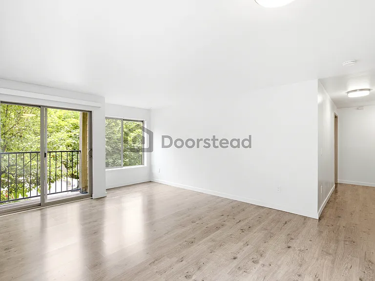601 Summit Ave E #203 — Photo 10