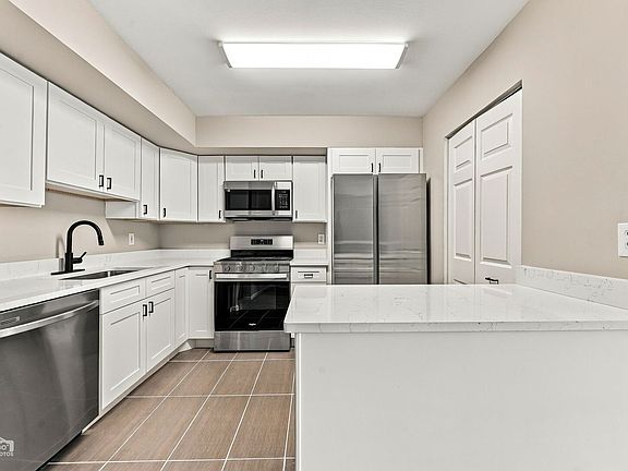 4th image of 457 Sioux Dr