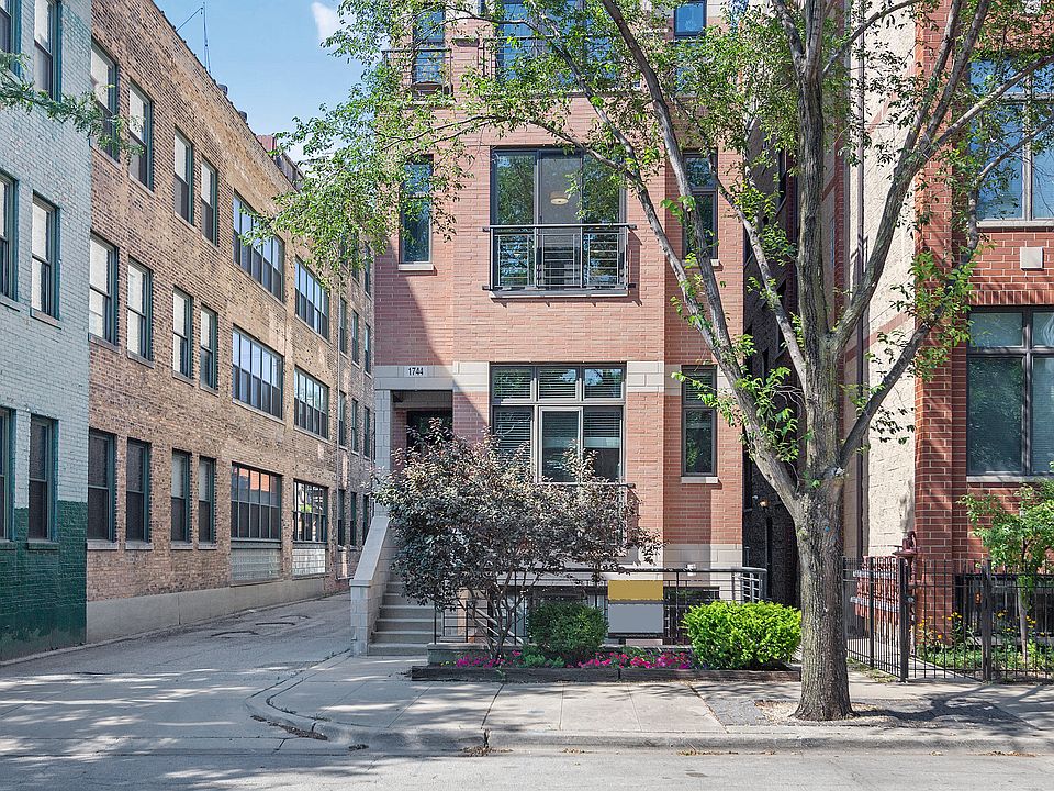 1st image of 1744 W Belmont Ave APT 3