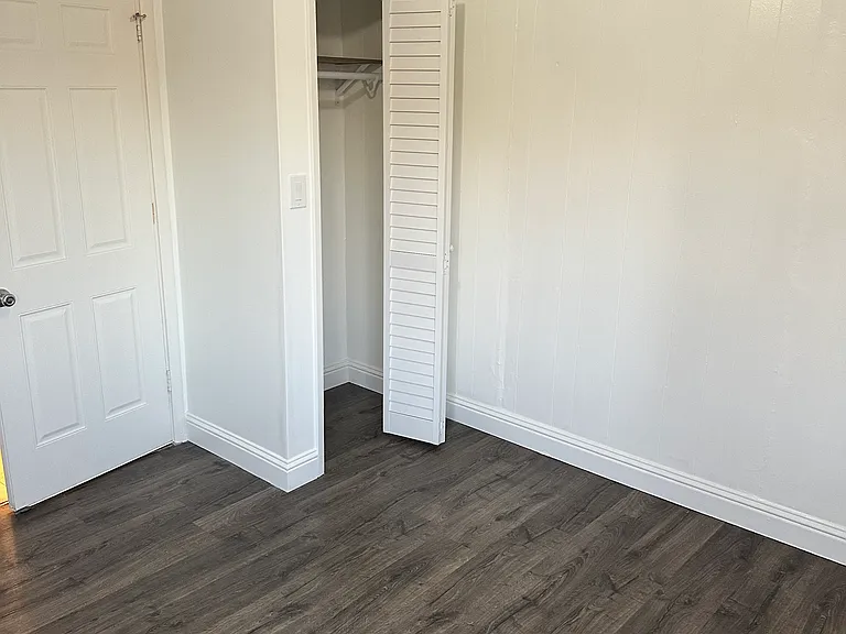 4842 International Blvd #5 — Photo 4