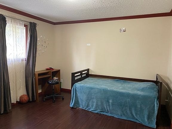 5th image of 13327 133rd Ave NW