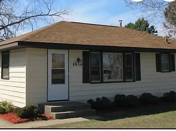 8654 Hadley Ave S, Cottage Grove, MN 55016