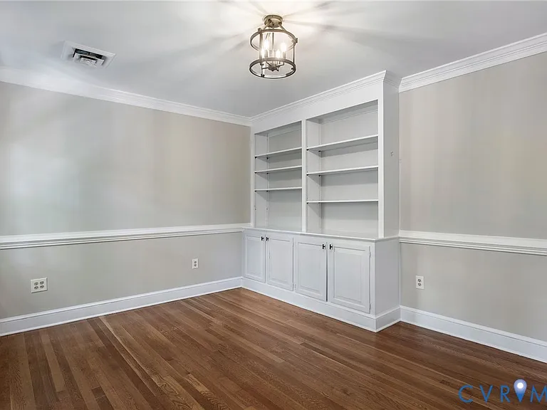 9900 Kingsbridge Rd — Photo 30