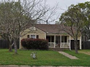 708 Edgemore Dr, Bryan, TX 77802