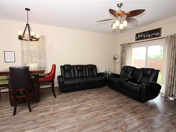 5th image of 2760 Retreat View Cir
