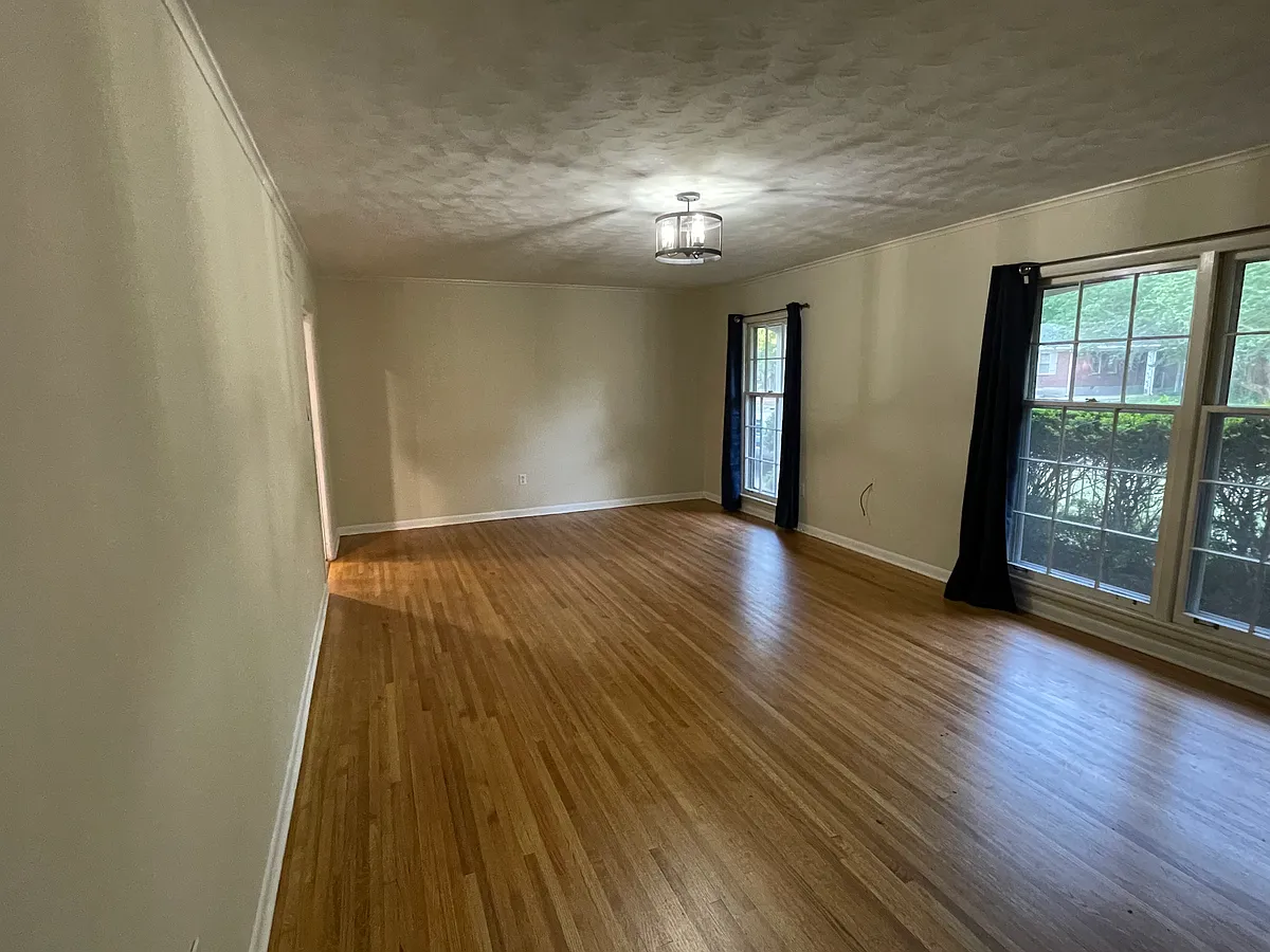 Building Photo - 5104 Tarrytown Dr