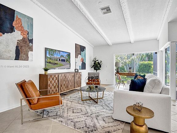 2nd image of 5206 Avocado Dr