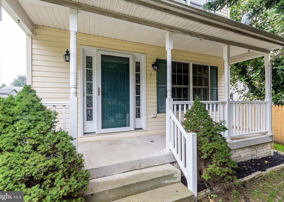 2nd image of 7 Proctor Ave