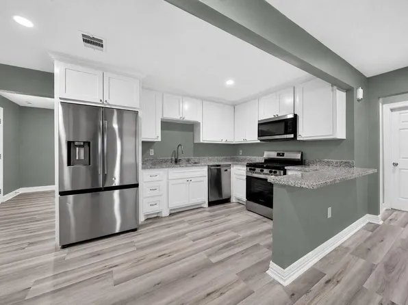 5955 Bellfort St, Houston, TX 77033