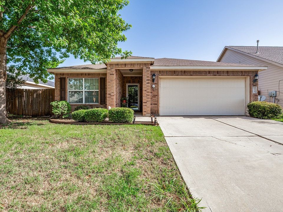 1st image of 624 Noble Grove Ln