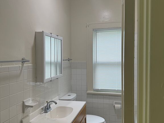2nd image of 7341 S Michigan Ave #2R