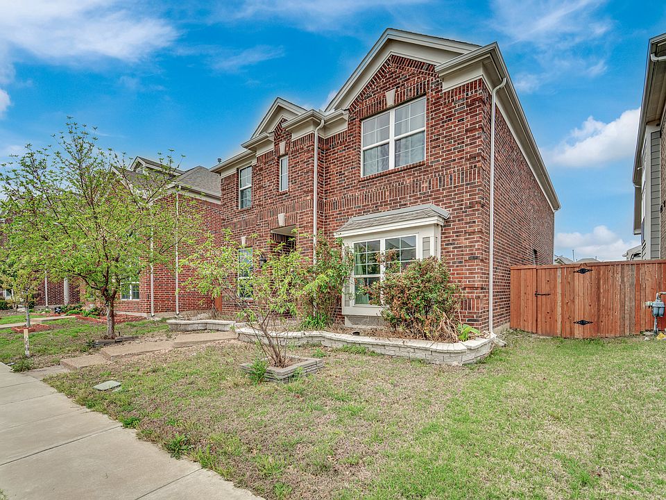 1st image of 345 Twin Creeks Dr