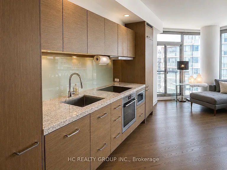45 Charles St E #4509 — Photo 4