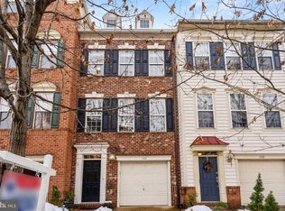 157 Martin Ln, Alexandria, VA 22304